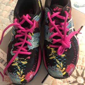 ASICS Women’s Gel-Kayano *SPECIAL EDITION*